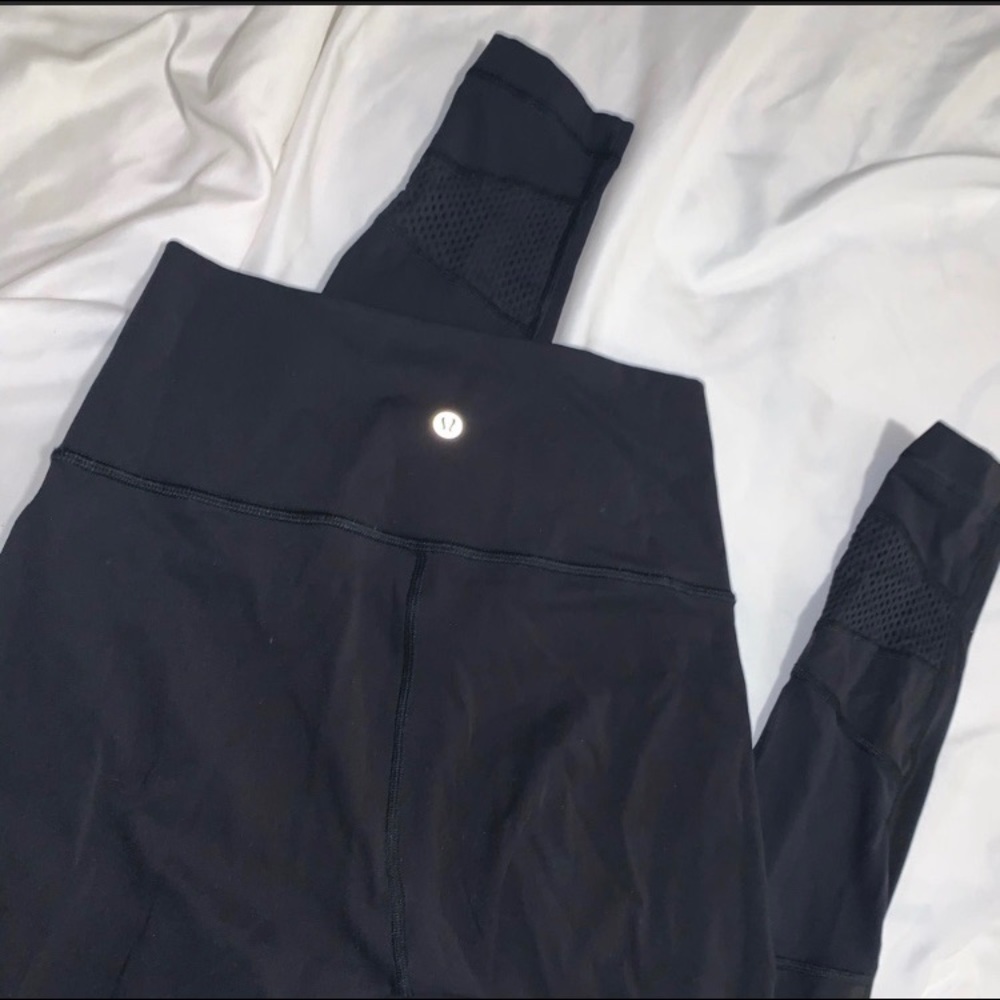 BARELY WORN LULULEMON WUNDER UNDERS